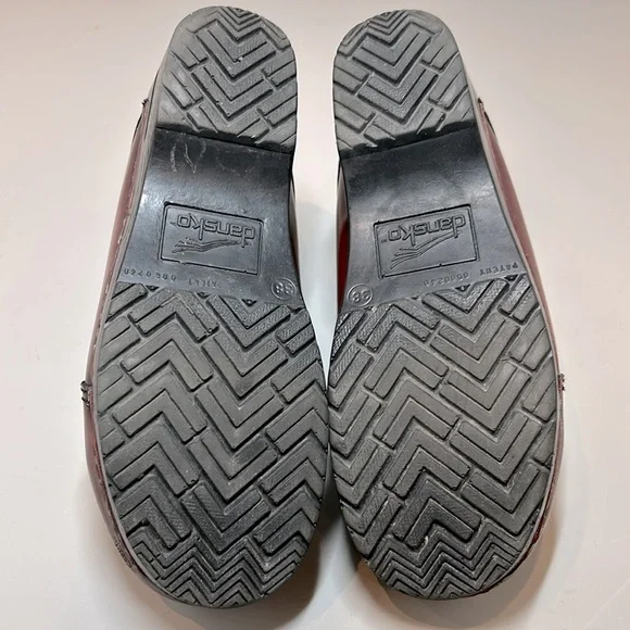 Dansko Deep Red sz 38 (8) Clogs Women’s - Picture 5 of 6